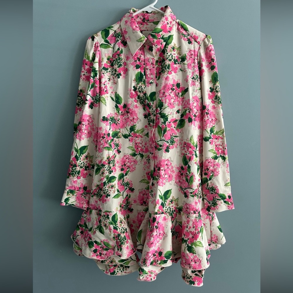 In Search of:I do NOT have, looking to buy in Medium, cannot take offers!!!